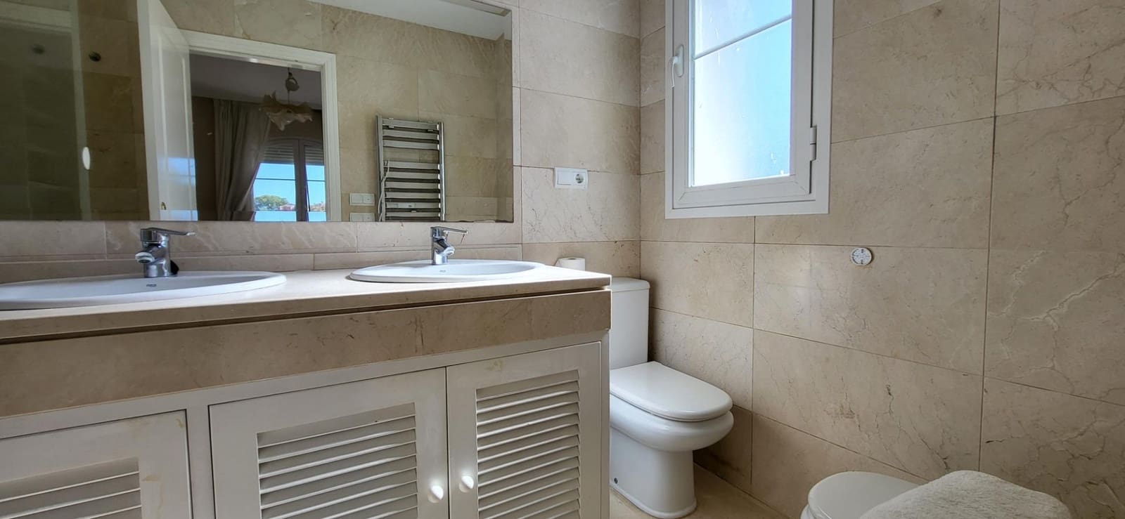3 bedroom Apartment for sale in Benahavis with pool garage - € 585,000 (Ref: 9930921)