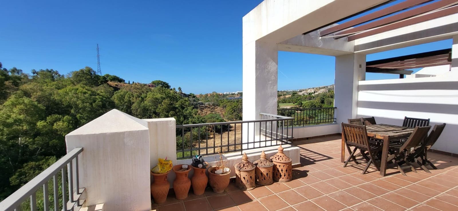 3 bedroom Apartment for sale in Benahavis with pool garage - € 585,000 (Ref: 9930921)