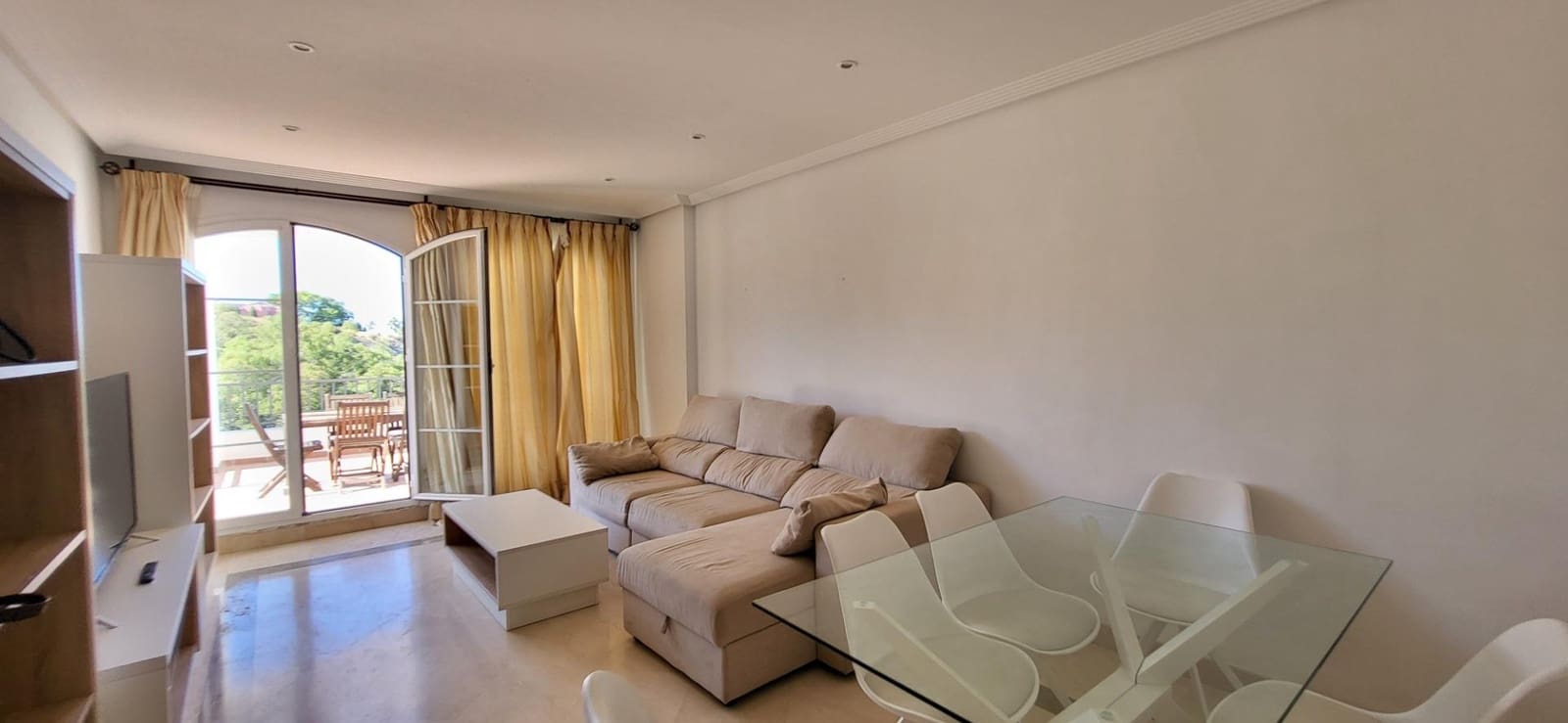 3 bedroom Apartment for sale in Benahavis with pool garage - € 585,000 (Ref: 9930921)