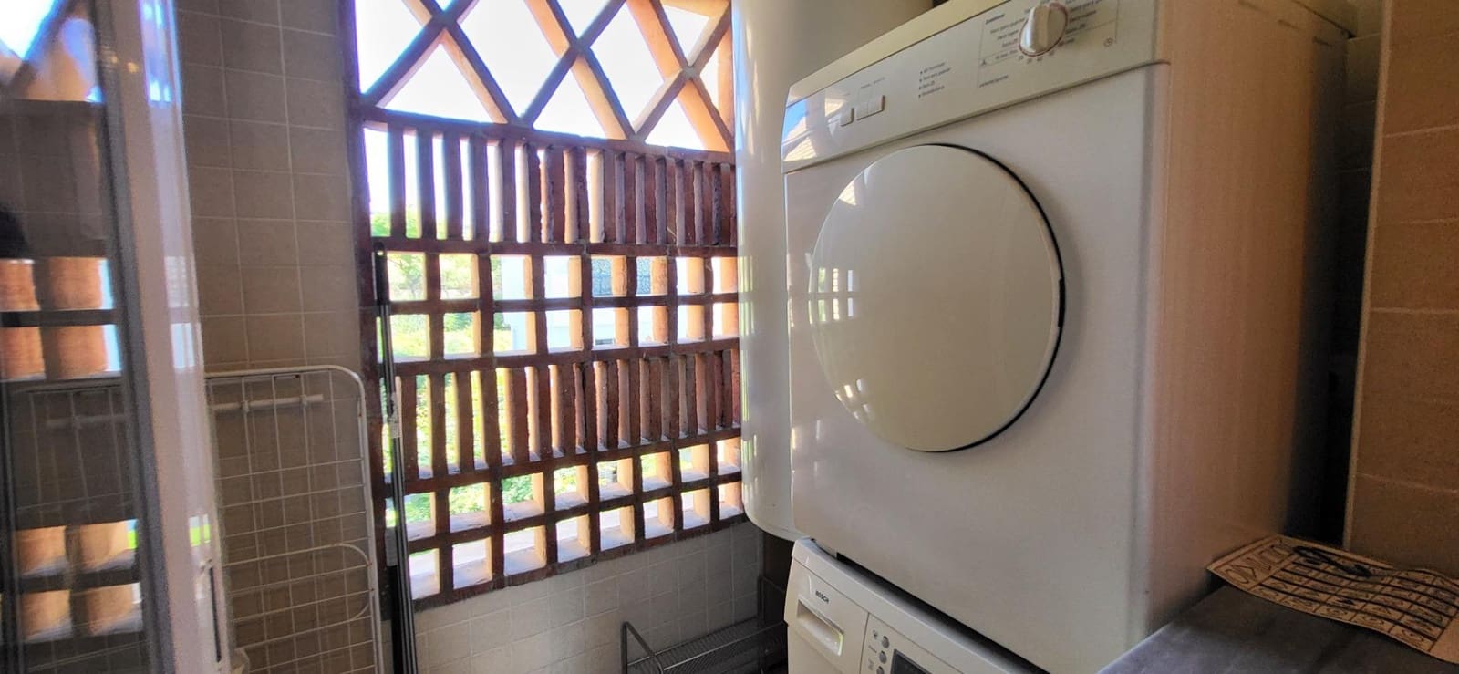 3 bedroom Apartment for sale in Benahavis with pool garage - € 585,000 (Ref: 9930921)