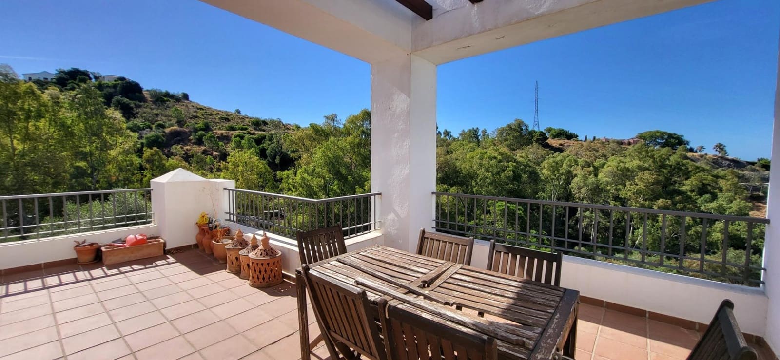 3 bedroom Apartment for sale in Benahavis with pool garage - € 585,000 (Ref: 9930921)