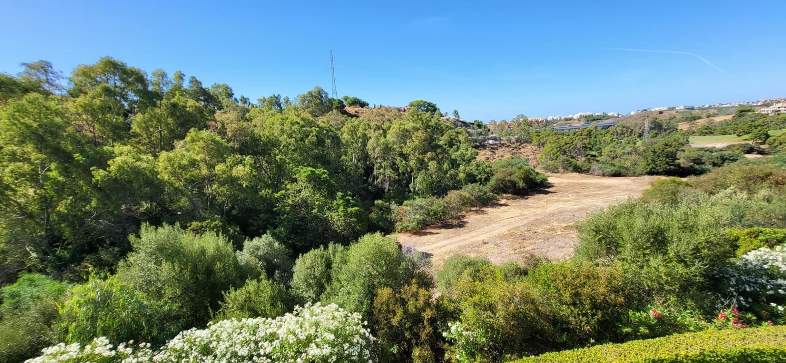 3 bedroom Apartment for sale in Benahavis with pool garage - € 585,000 (Ref: 9930921)