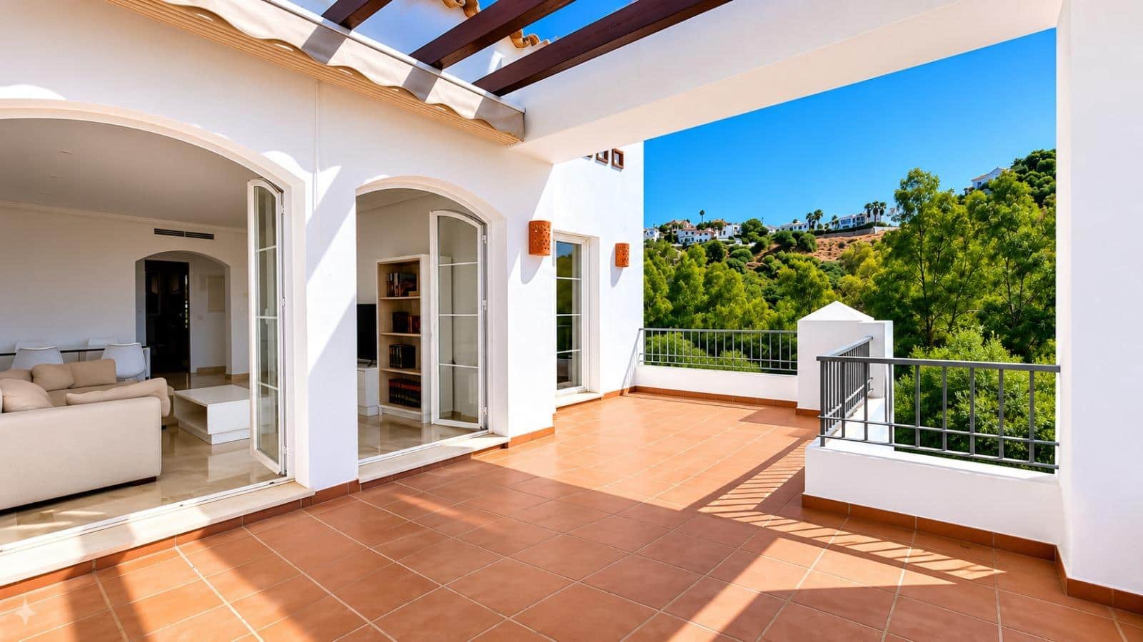3 bedroom Penthouse for sale in Benahavis with pool garage - € 585,000 (Ref: 9930921)