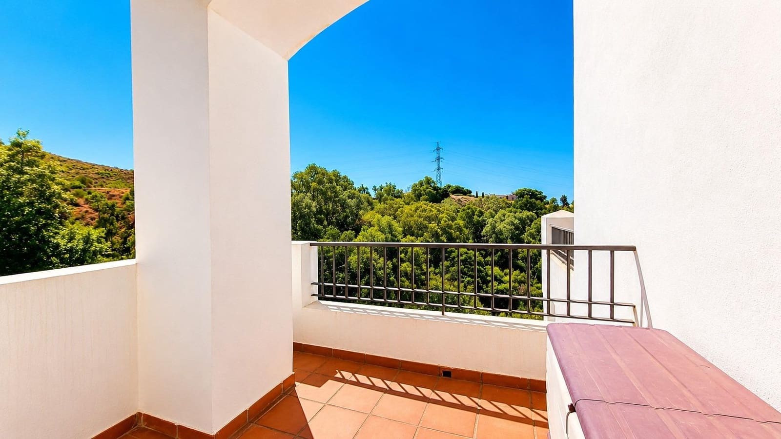 3 bedroom Penthouse for sale in Benahavis with pool garage - € 585,000 (Ref: 9930921)