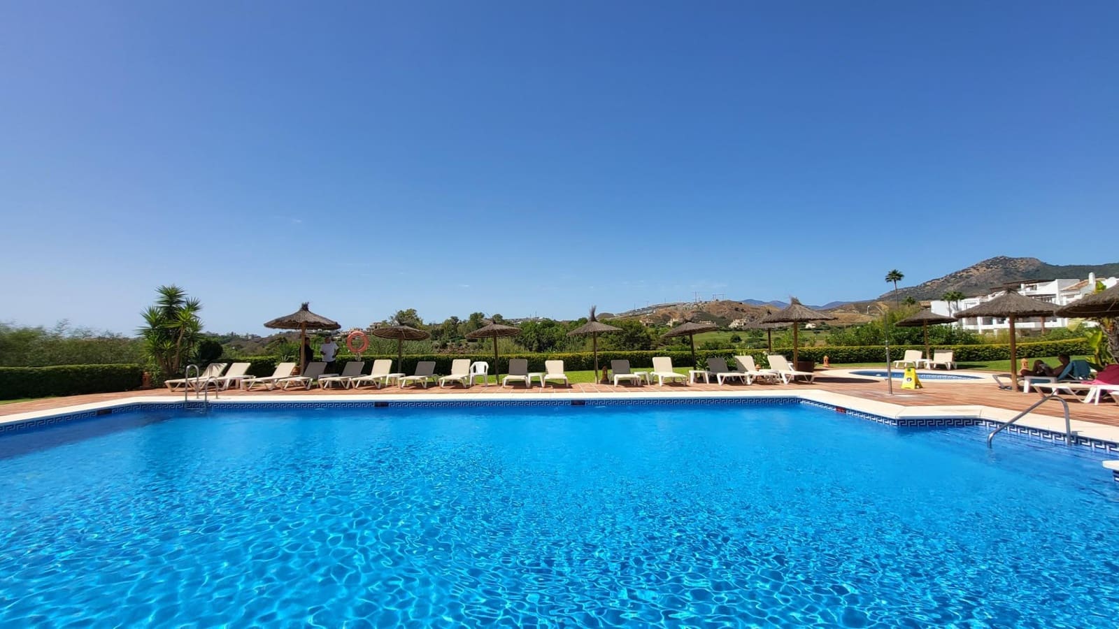 3 bedroom Penthouse for sale in Benahavis with pool garage - € 585,000 (Ref: 9930921)