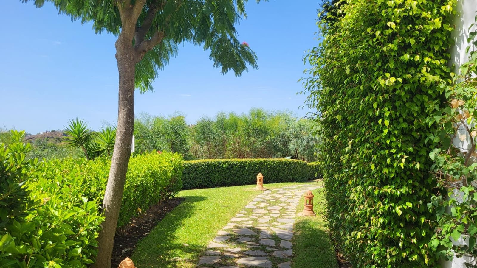 3 bedroom Penthouse for sale in Benahavis with pool garage - € 585,000 (Ref: 9930921)