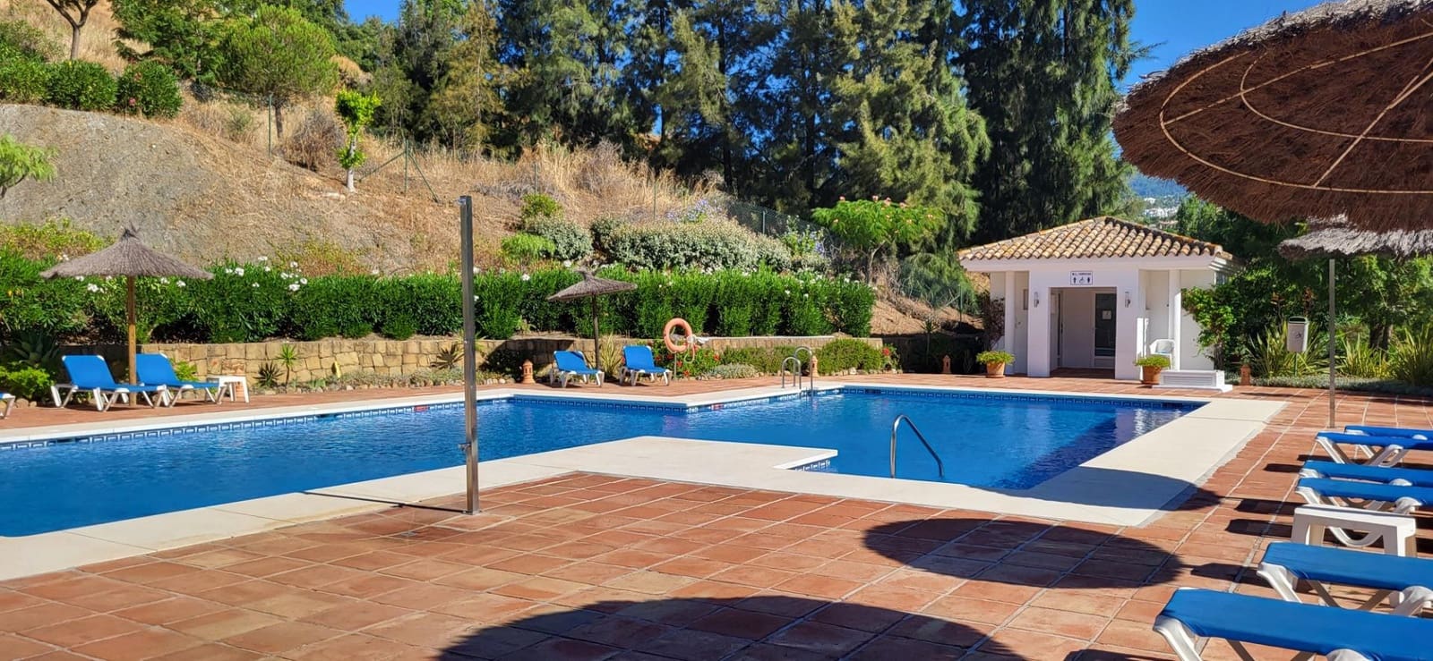 3 bedroom Penthouse for sale in Benahavis with pool garage - € 585,000 (Ref: 9930921)