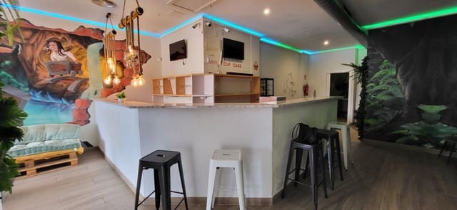 Kaupallinen vuokrattavana paikassa San Pedro de Alcantara, Marbella - 1 800 € (Ref: 9934415)
