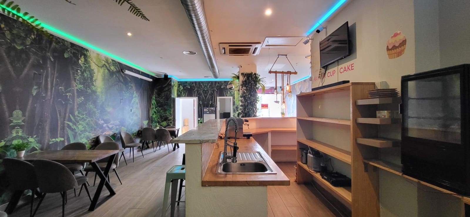 Kaupallinen vuokrattavana paikassa San Pedro de Alcantara - 1 800 € (Ref: 9934415)