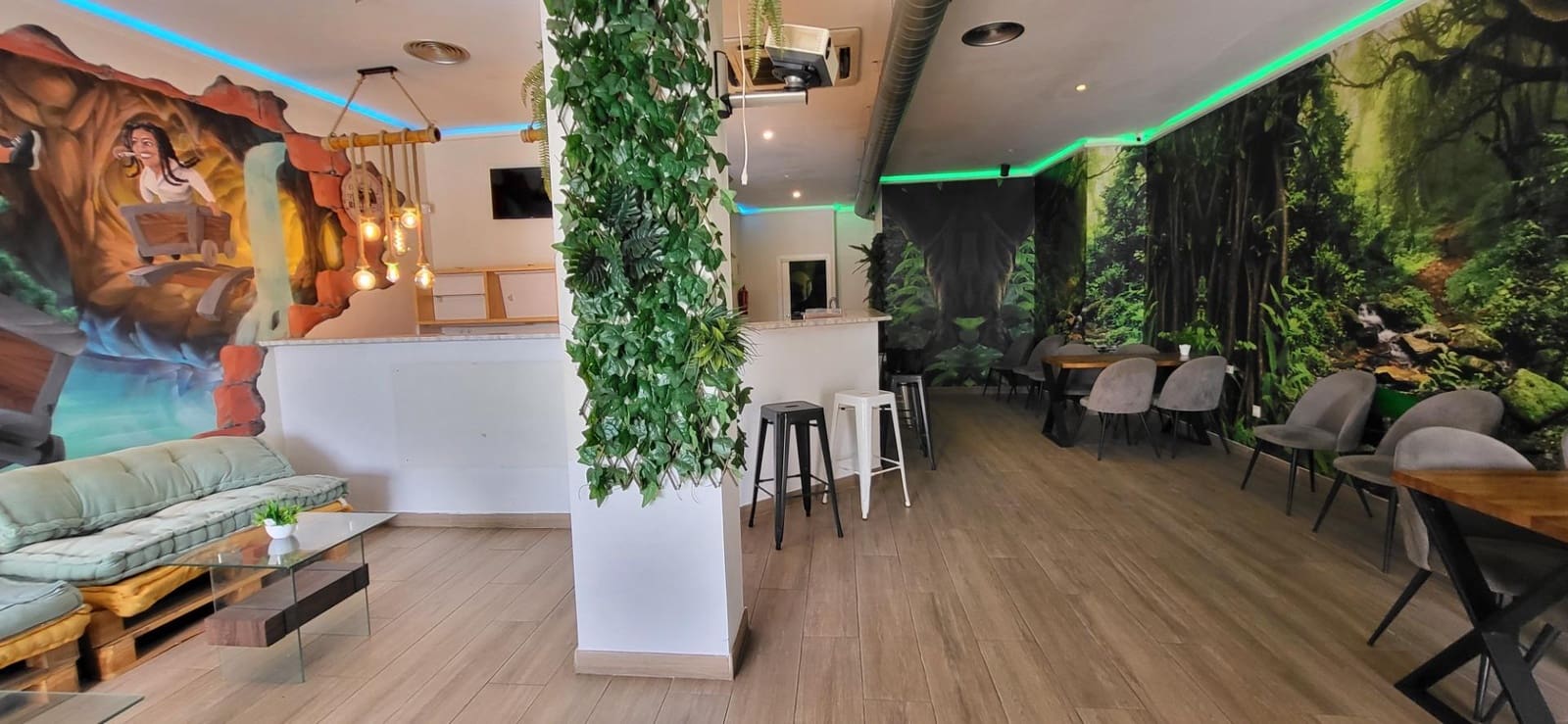 Kaupallinen vuokrattavana paikassa San Pedro de Alcantara - 1 800 € (Ref: 9934415)
