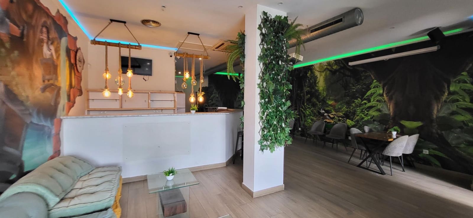 Kaupallinen vuokrattavana paikassa San Pedro de Alcantara - 1 800 € (Ref: 9934415)