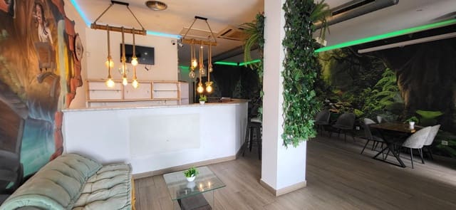 Kaupallinen vuokrattavana paikassa San Pedro de Alcantara, Marbella - 1 800 € (Ref: 9934415)