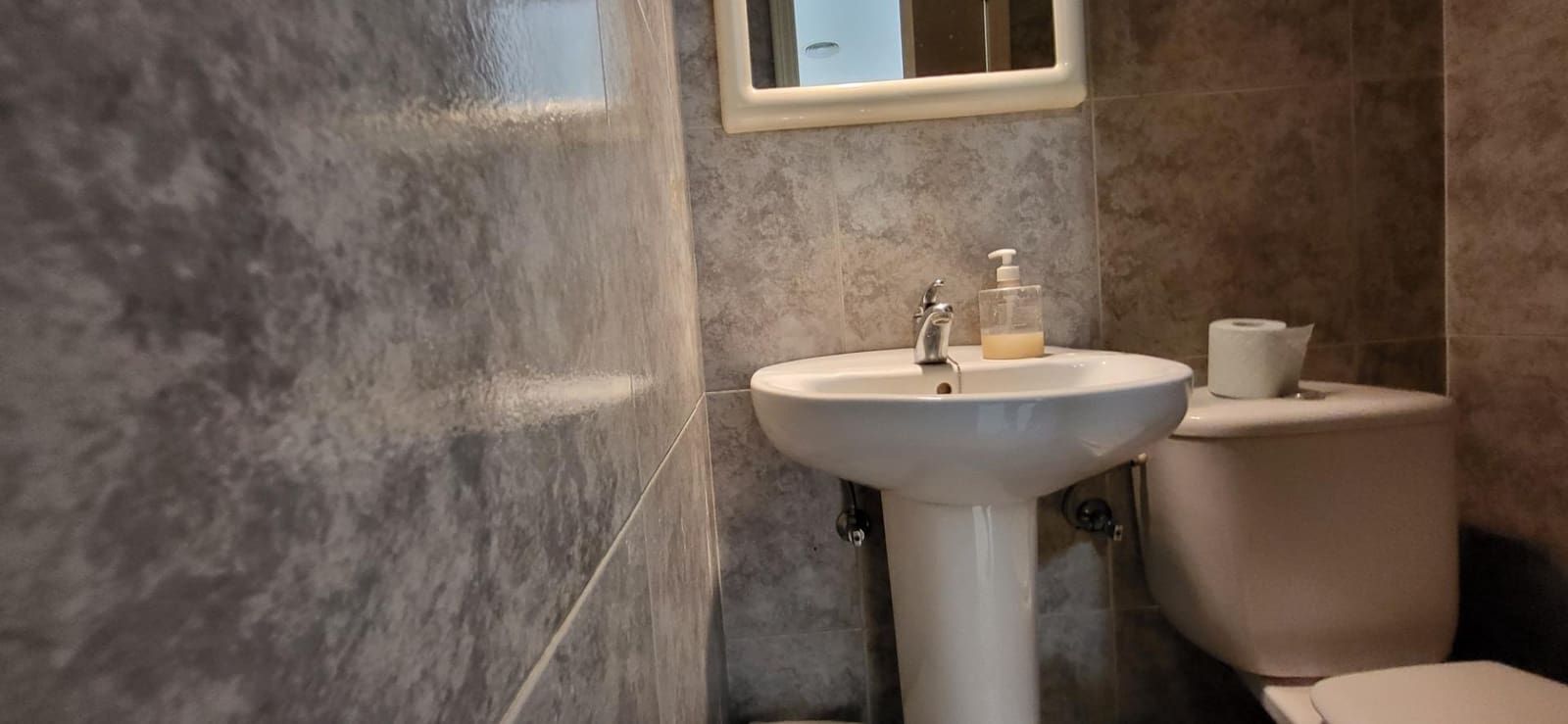 Kaupallinen vuokrattavana paikassa San Pedro de Alcantara - 800 € (Ref: 9934416)