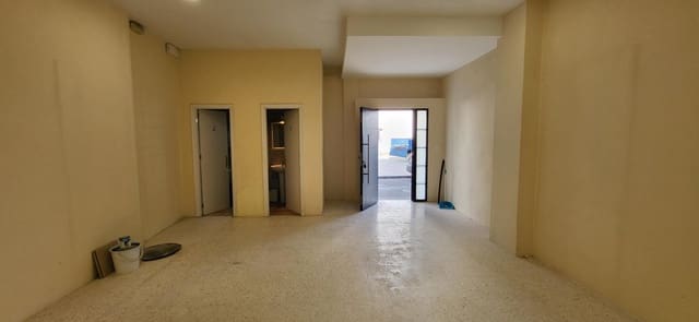 Kaupallinen vuokrattavana paikassa San Pedro de Alcantara, Marbella - 800 € (Ref: 9934416)