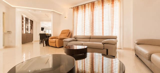 5 sypialnia Willa na sprzedaż w Marbella z basenem garażem - 3 650 000 € (Ref: 9934417)