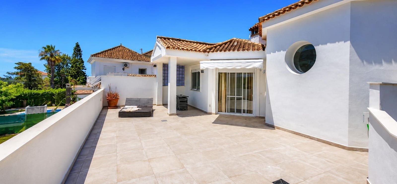 5 sypialnia Willa na sprzedaż w Marbella z basenem garażem - 3 650 000 € (Ref: 9934417)