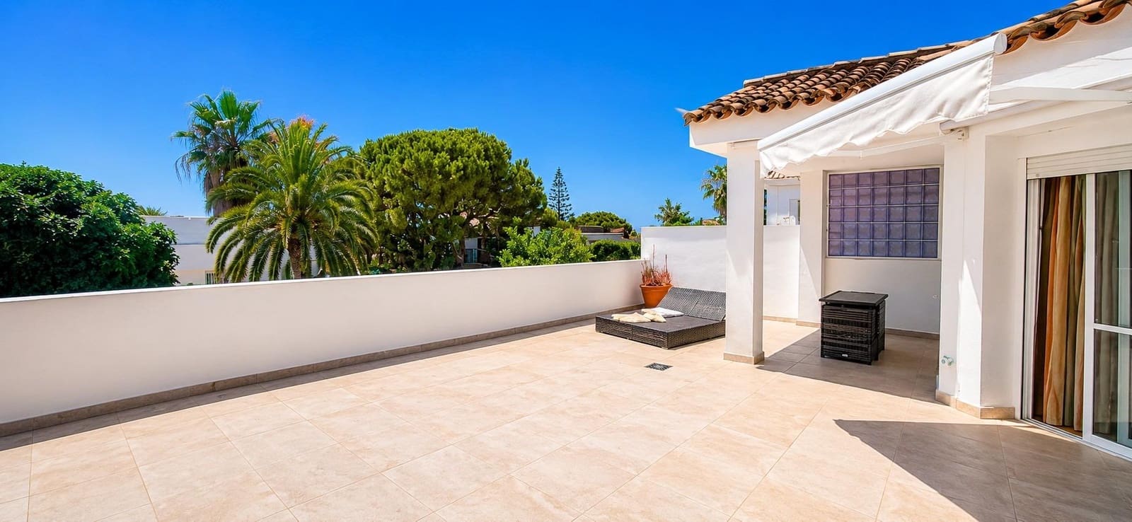 5 sypialnia Willa na sprzedaż w Marbella z basenem garażem - 3 650 000 € (Ref: 9934417)
