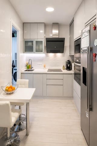 3 soverom Leilighet til salgs i San Pedro de Alcantara, Marbella - € 300 000 (Ref: 9944190)