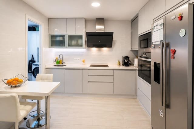3 soverom Leilighet til salgs i San Pedro de Alcantara, Marbella - € 300 000 (Ref: 9944190)