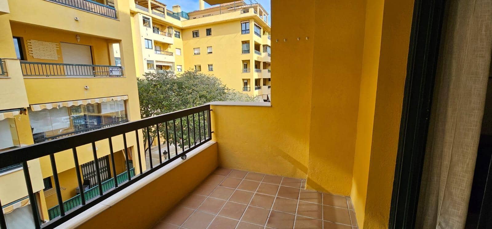 2 makuuhuone Asunto vuokrattavana paikassa San Pedro de Alcantara mukana uima-altaan 
autotalli - 1 400 € (Ref: 9955297)