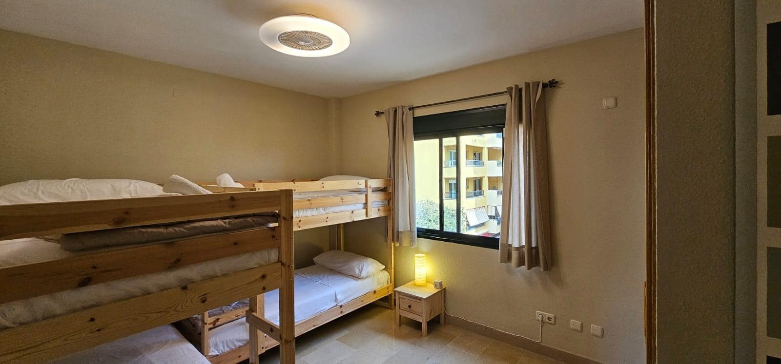 2 makuuhuone Asunto vuokrattavana paikassa San Pedro de Alcantara mukana uima-altaan 
autotalli - 1 400 € (Ref: 9955297)