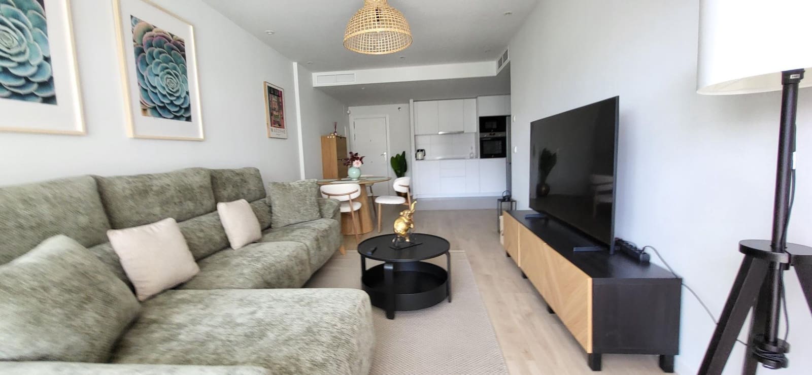 2 bedroom Apartment for rent in Nueva Andalucia with pool garage - € 2,500 (Ref: 9973537)