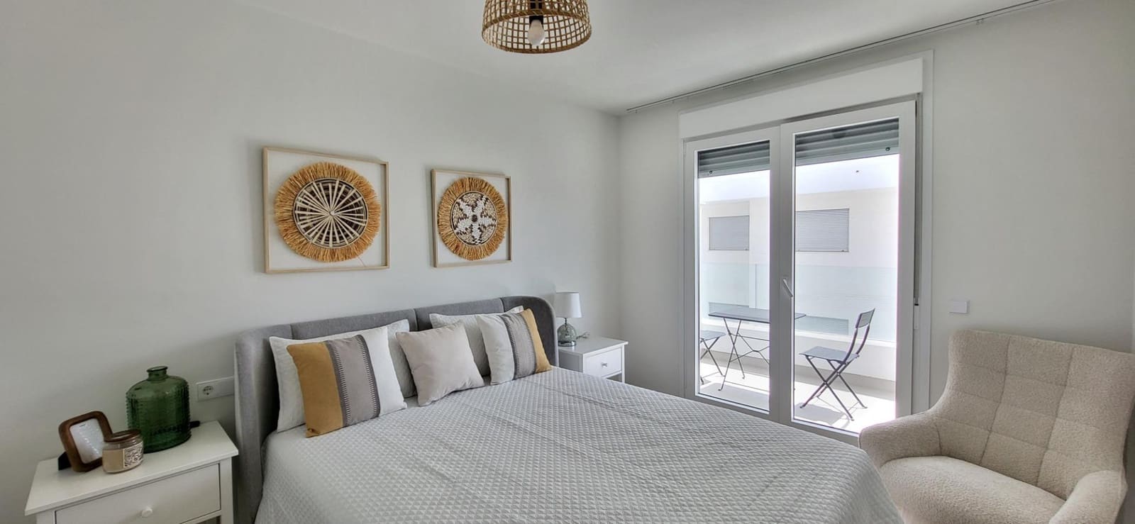 2 bedroom Apartment for rent in Nueva Andalucia with pool garage - € 2,500 (Ref: 9973537)