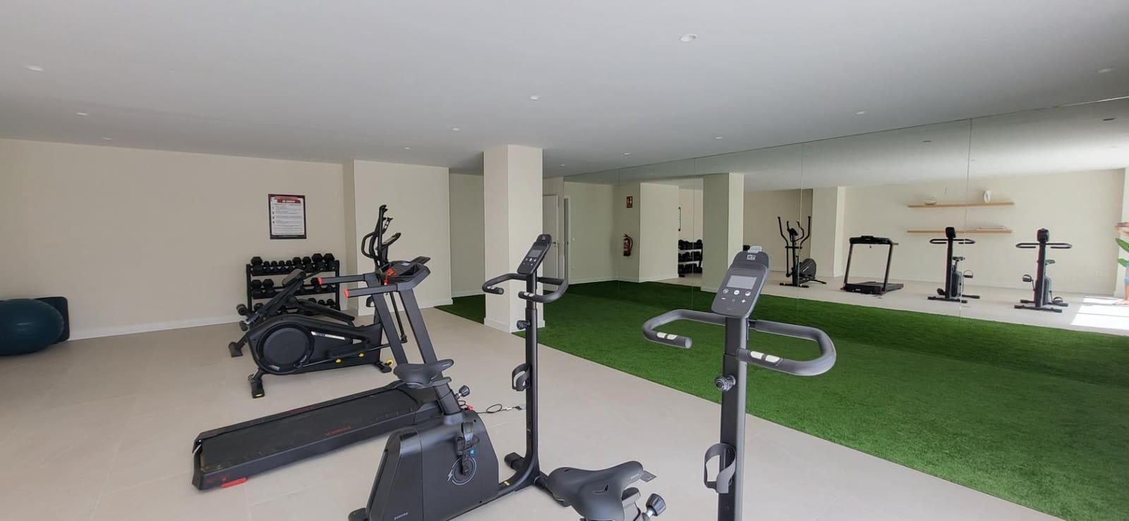 2 bedroom Apartment for rent in Nueva Andalucia with pool garage - € 2,500 (Ref: 9973537)