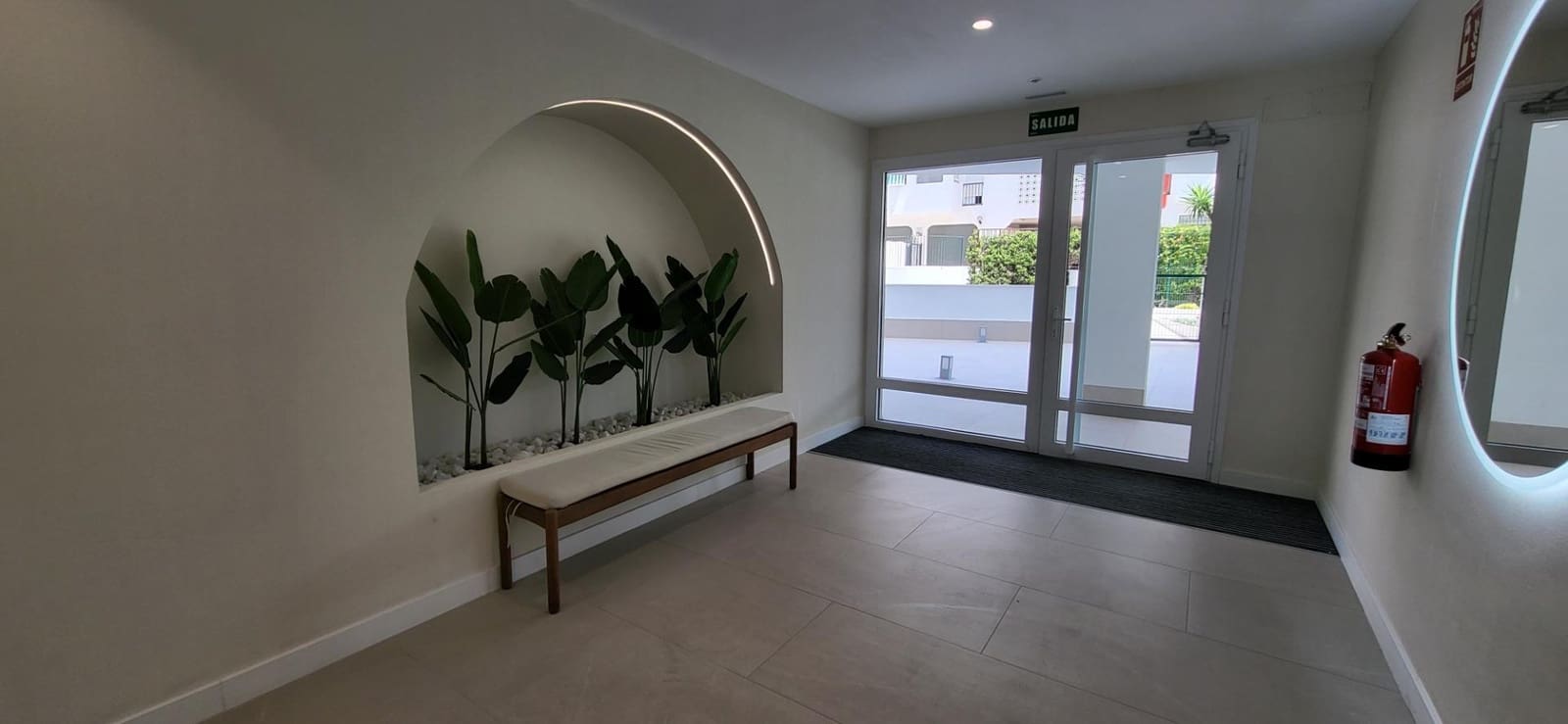 2 bedroom Apartment for rent in Nueva Andalucia with pool garage - € 2,500 (Ref: 9973537)