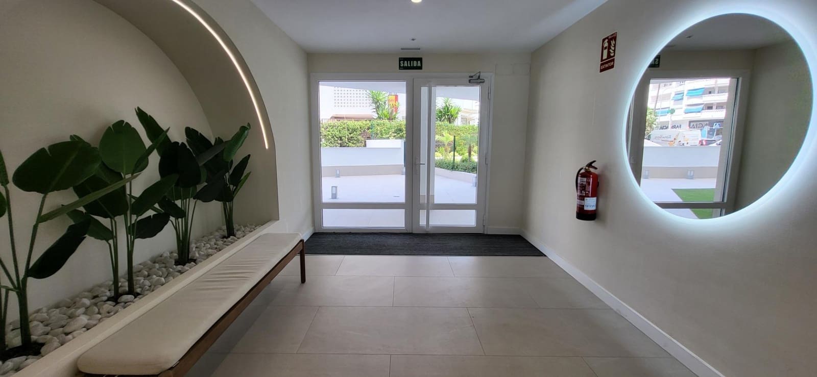 2 bedroom Apartment for rent in Nueva Andalucia with pool garage - € 2,500 (Ref: 9973537)