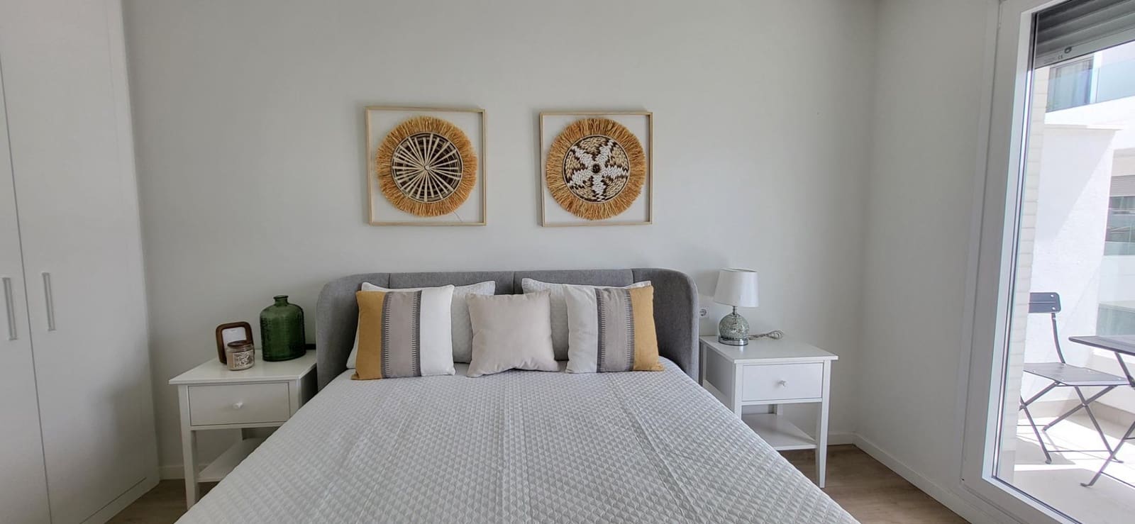 2 bedroom Apartment for rent in Nueva Andalucia with pool garage - € 2,500 (Ref: 9973537)