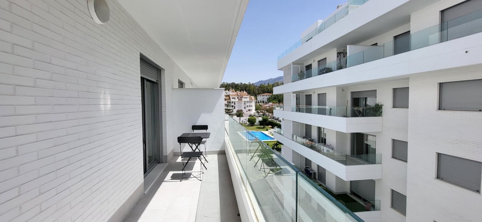 2 bedroom Apartment for rent in Nueva Andalucia with pool garage - € 2,500 (Ref: 9973537)