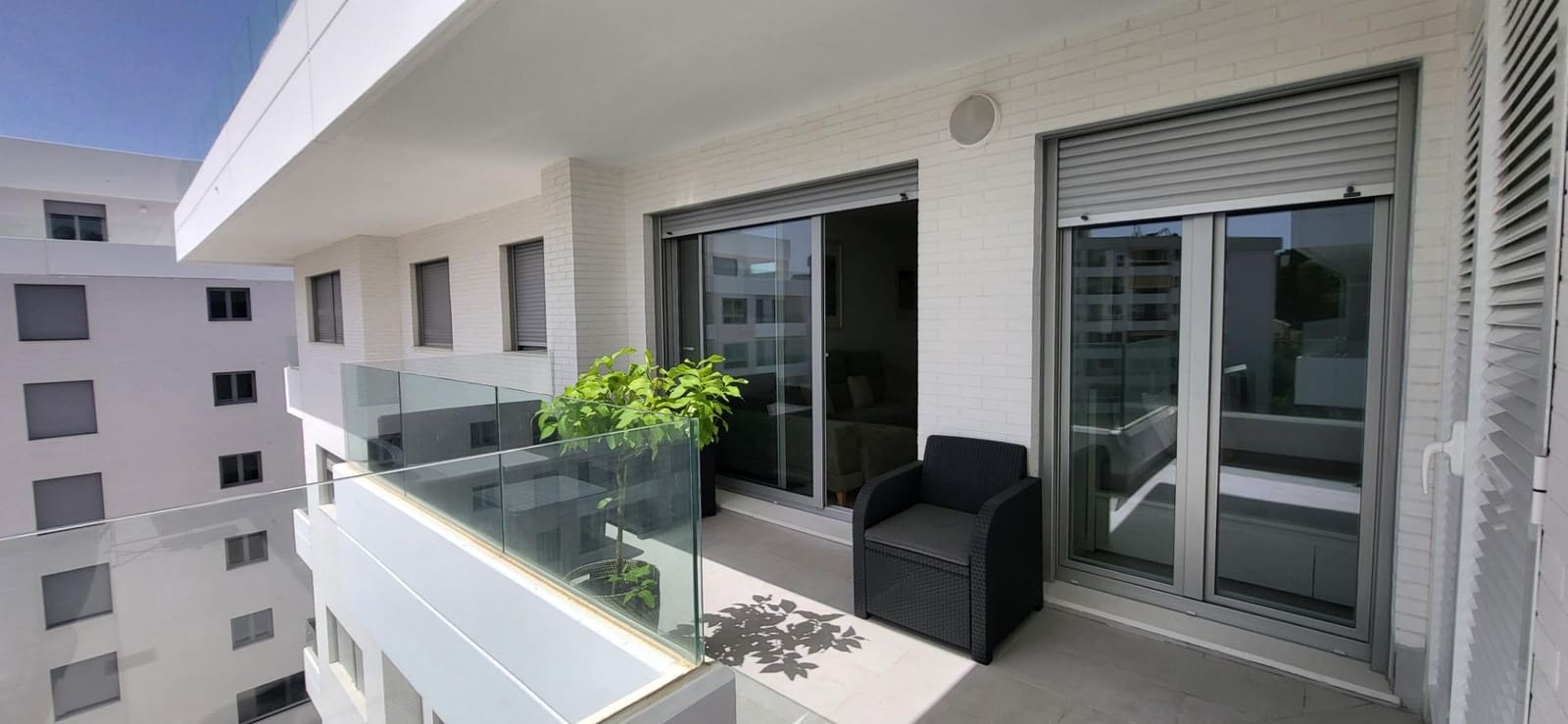 2 bedroom Apartment for rent in Nueva Andalucia with pool garage - € 2,500 (Ref: 9973537)