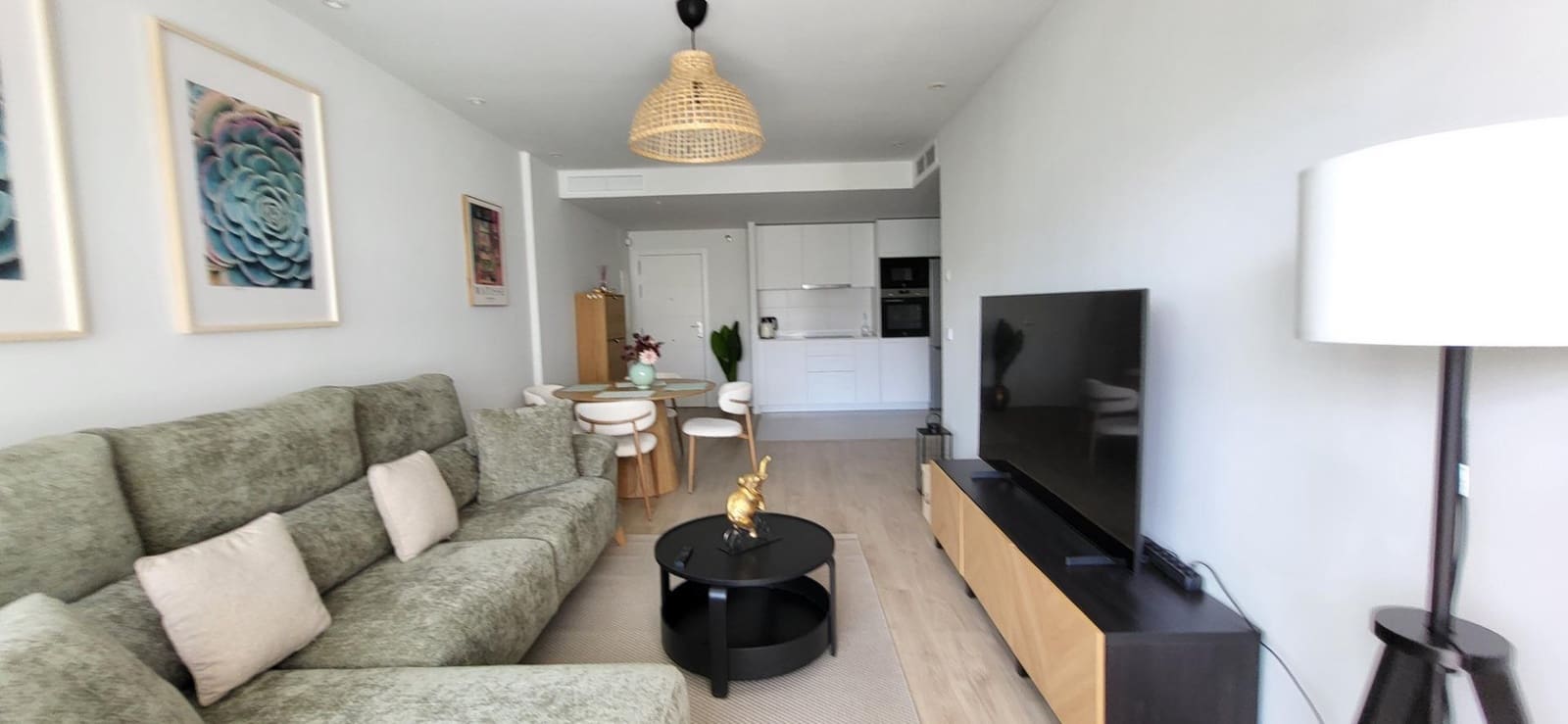 2 bedroom Apartment for rent in Nueva Andalucia with pool garage - € 2,500 (Ref: 9973537)