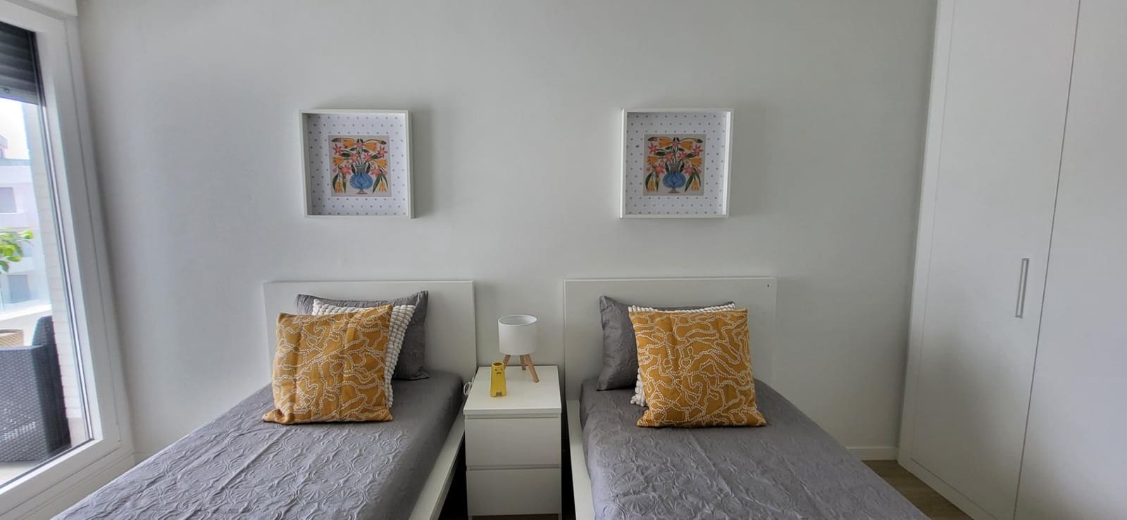 2 bedroom Apartment for rent in Nueva Andalucia with pool garage - € 2,500 (Ref: 9973537)