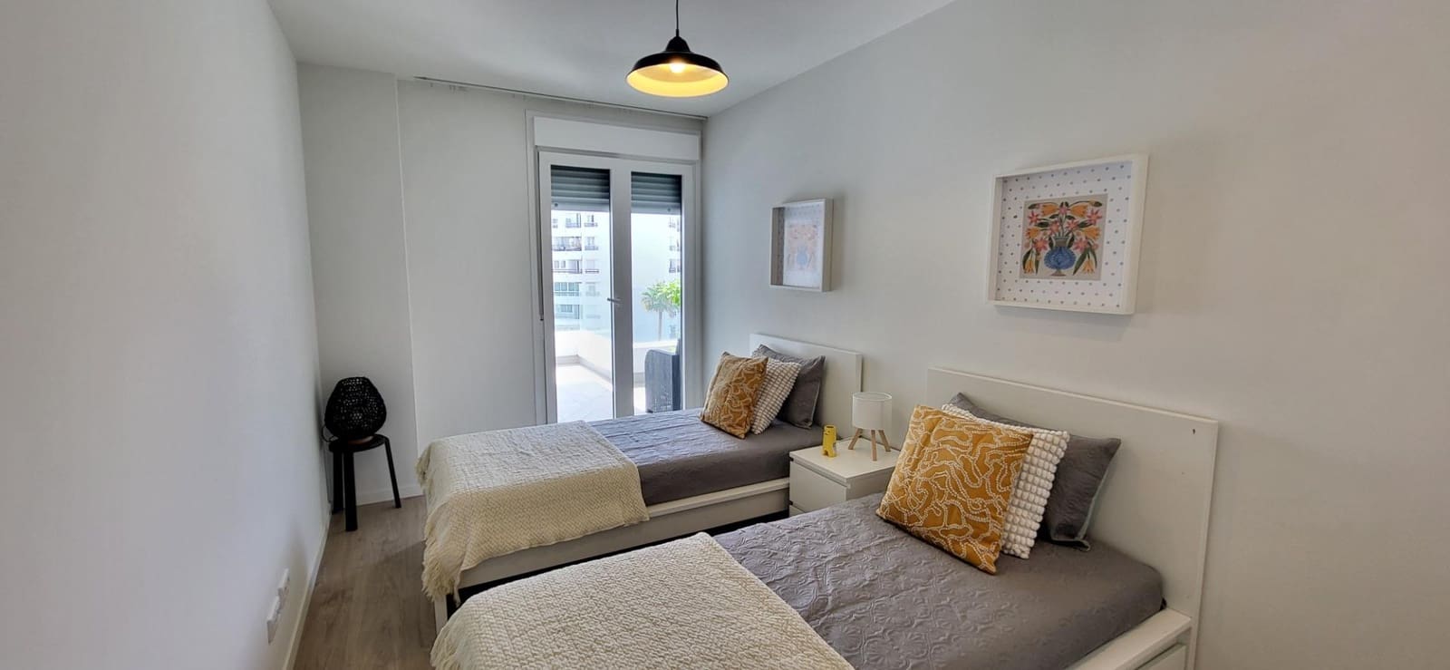 2 bedroom Apartment for rent in Nueva Andalucia with pool garage - € 2,500 (Ref: 9973537)