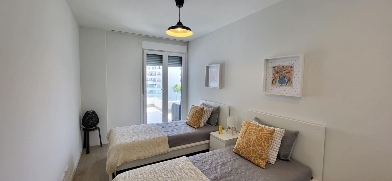 2 bedroom Apartment for rent in Nueva Andalucia with pool garage - € 2,500 (Ref: 9973537)