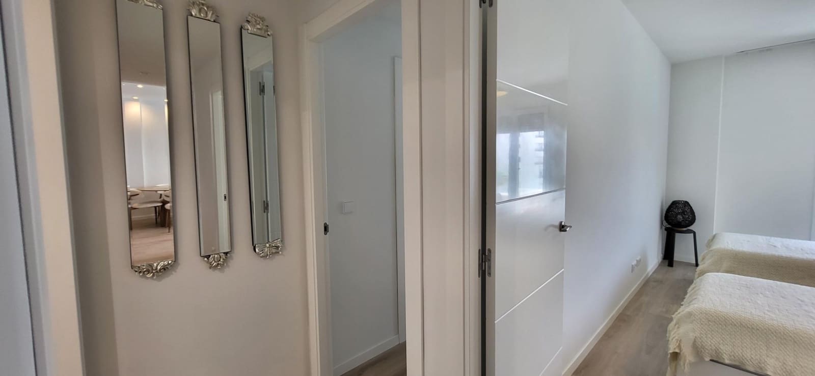 2 bedroom Apartment for rent in Nueva Andalucia with pool garage - € 2,500 (Ref: 9973537)