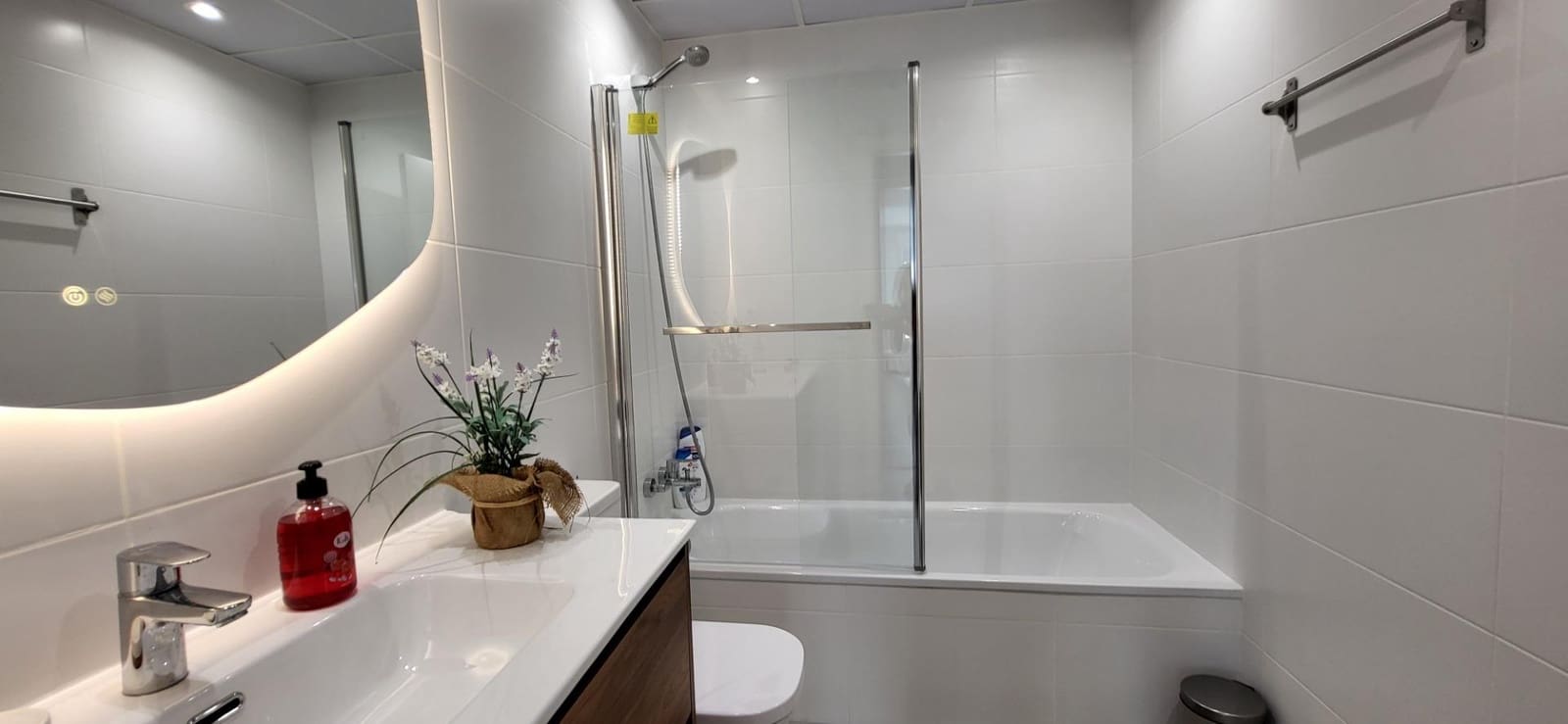 2 bedroom Apartment for rent in Nueva Andalucia with pool garage - € 2,500 (Ref: 9973537)