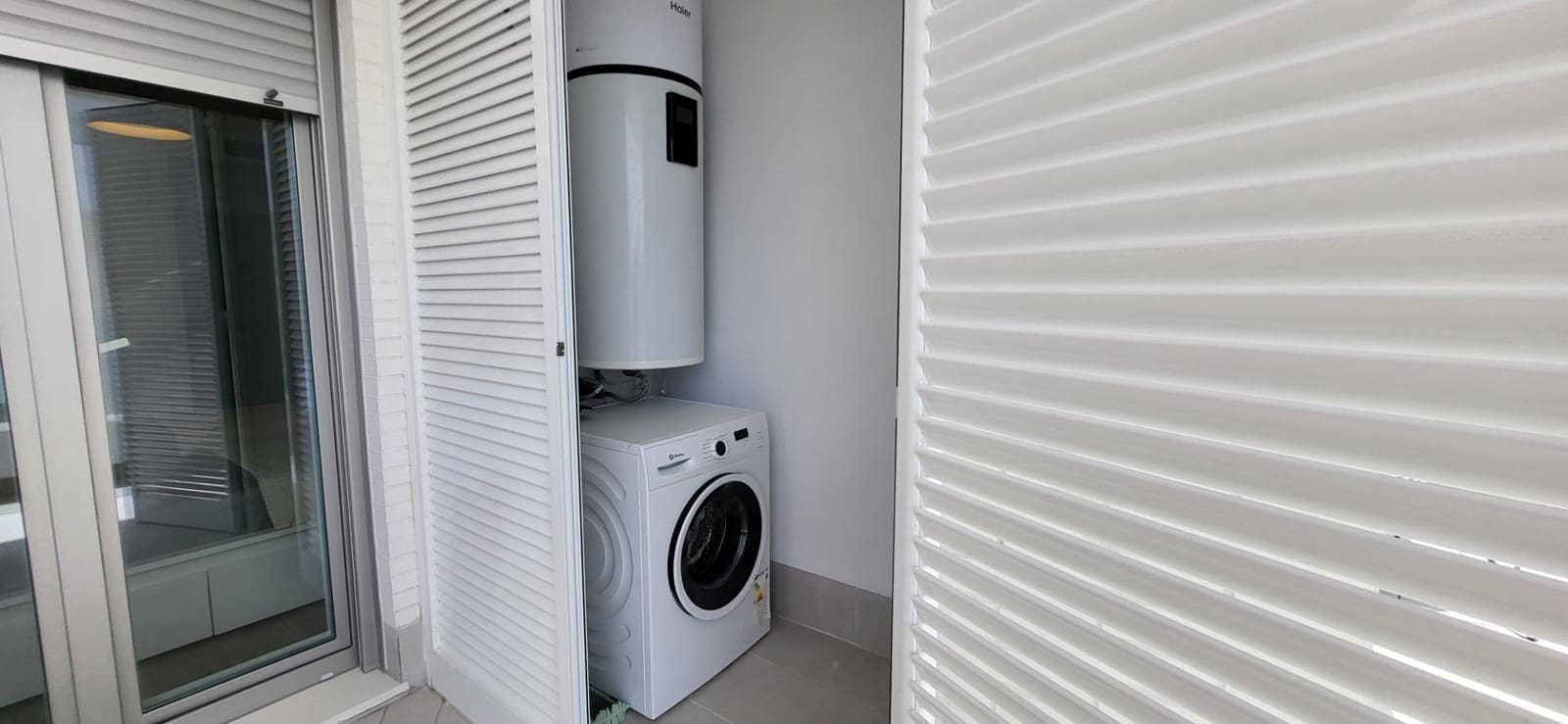 2 bedroom Apartment for rent in Nueva Andalucia with pool garage - € 2,500 (Ref: 9973537)