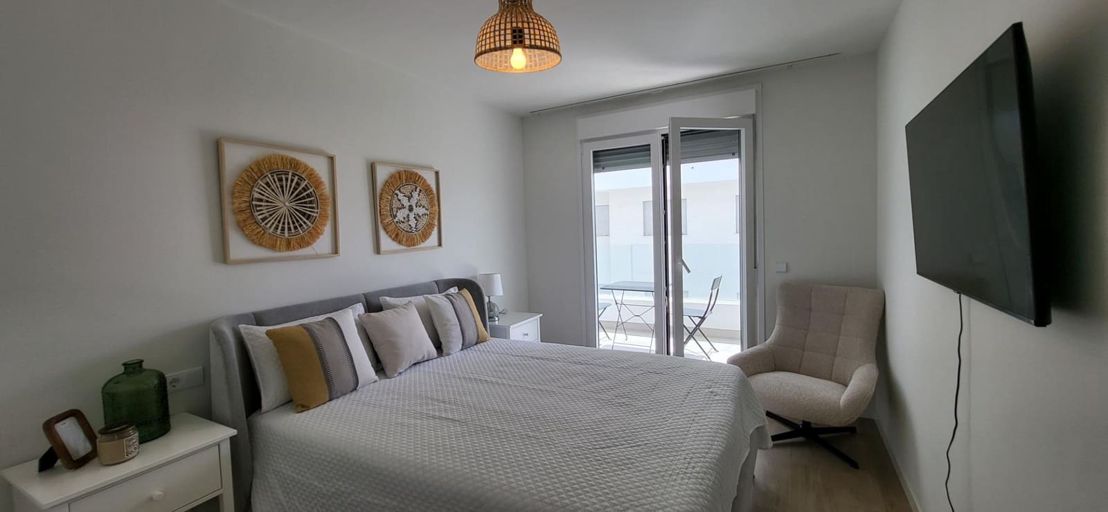 2 bedroom Apartment for rent in Nueva Andalucia with pool garage - € 2,500 (Ref: 9973537)