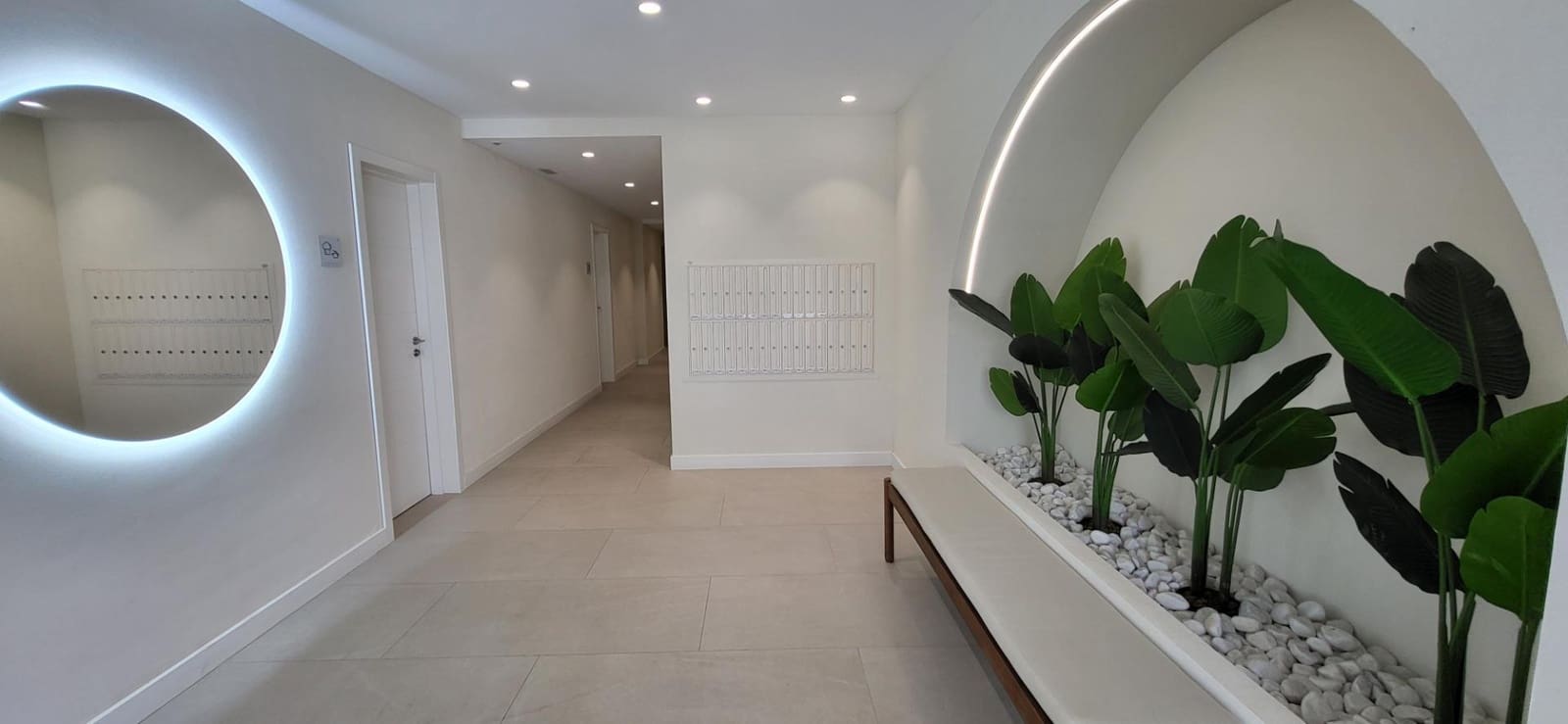 2 bedroom Apartment for rent in Nueva Andalucia with pool garage - € 2,500 (Ref: 9973537)
