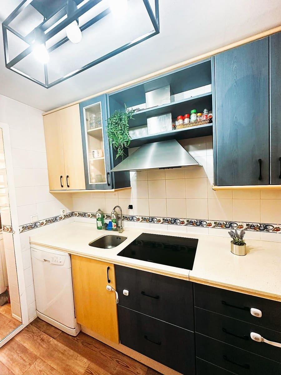 Adosado de 3 habitaciones en El Padrón en venta con piscina - 350.000 € (Ref: 9979943)