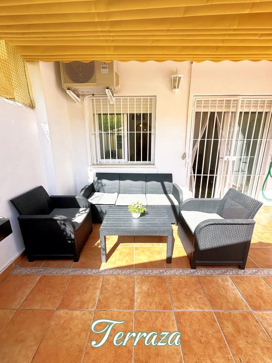 Adosado de 3 habitaciones en El Padrón en venta con piscina - 350.000 € (Ref: 9979943)