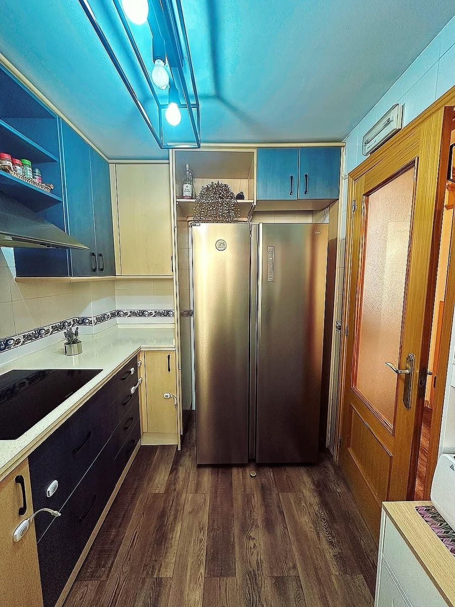 Adosado de 3 habitaciones en El Padrón en venta con piscina - 350.000 € (Ref: 9979943)