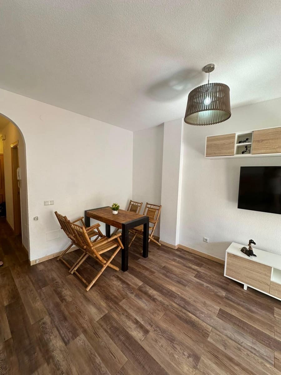 Adosado de 3 habitaciones en El Padrón en venta con piscina - 350.000 € (Ref: 9979943)