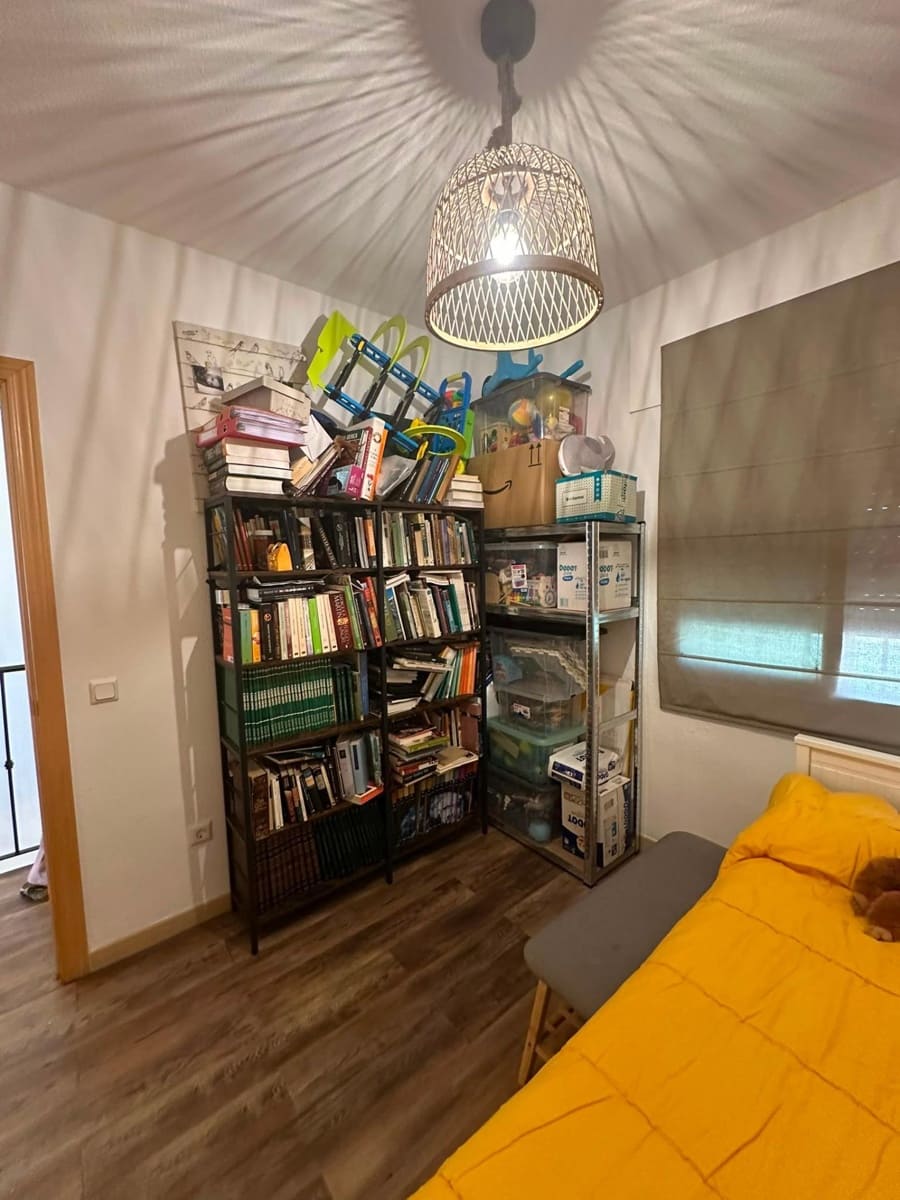 Adosado de 3 habitaciones en El Padrón en venta con piscina - 350.000 € (Ref: 9979943)