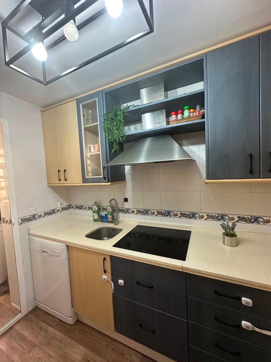 Adosado de 3 habitaciones en El Padrón en venta con piscina - 350.000 € (Ref: 9979943)