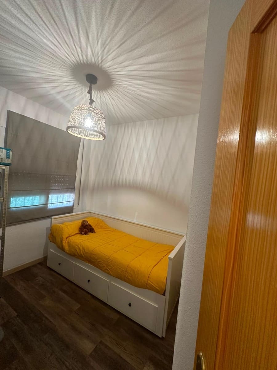 Adosado de 3 habitaciones en El Padrón en venta con piscina - 350.000 € (Ref: 9979943)