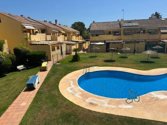 Adosado de 3 habitaciones en El Padrón, Estepona en venta con piscina - 350.000 € (Ref: 9979943)